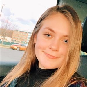 Meet your Posher, Lauren